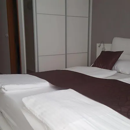 Pansion Martin 3* Podstrana